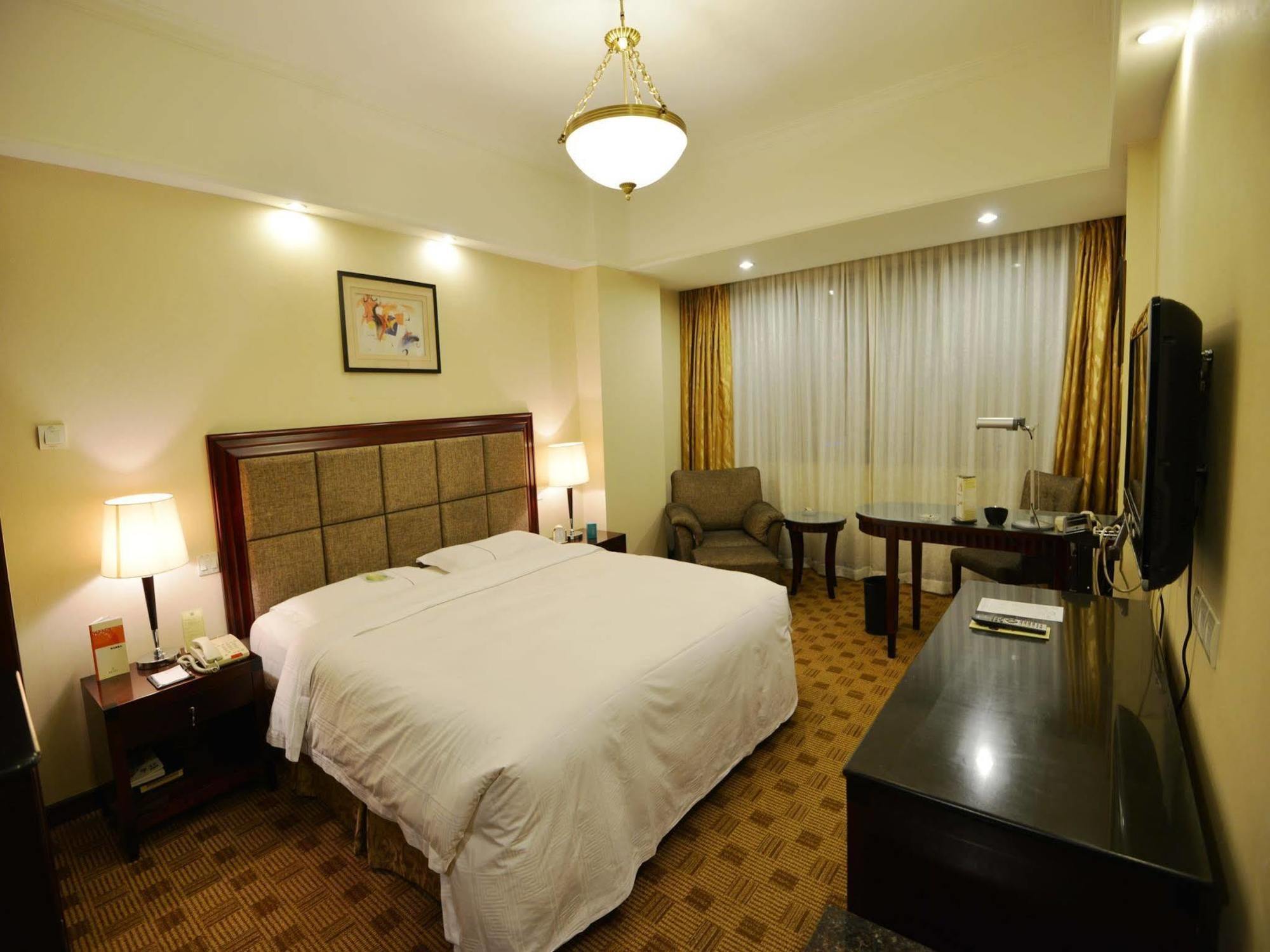Grand Regency Hotel Qingdao Esterno foto